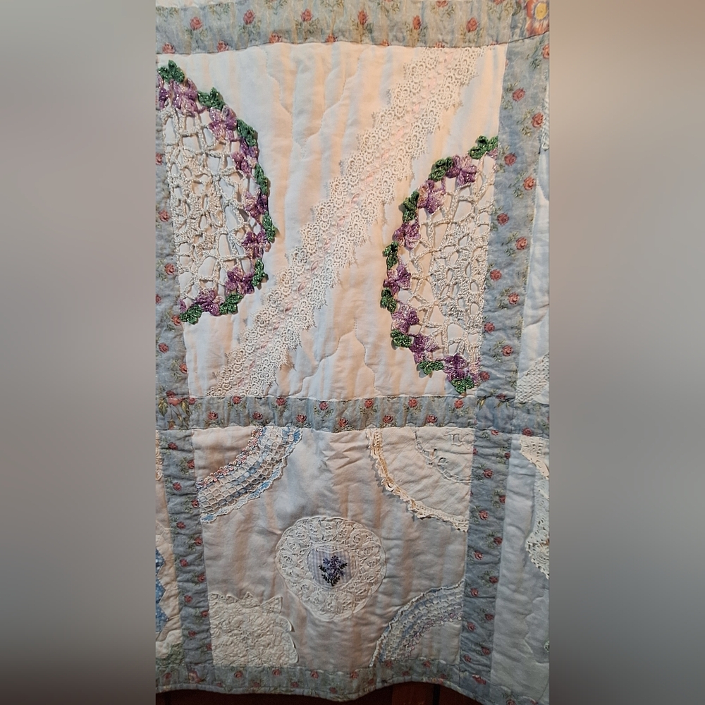 Handmade Patchwork Quilt with Floral Patterns - Picture 10 of 14